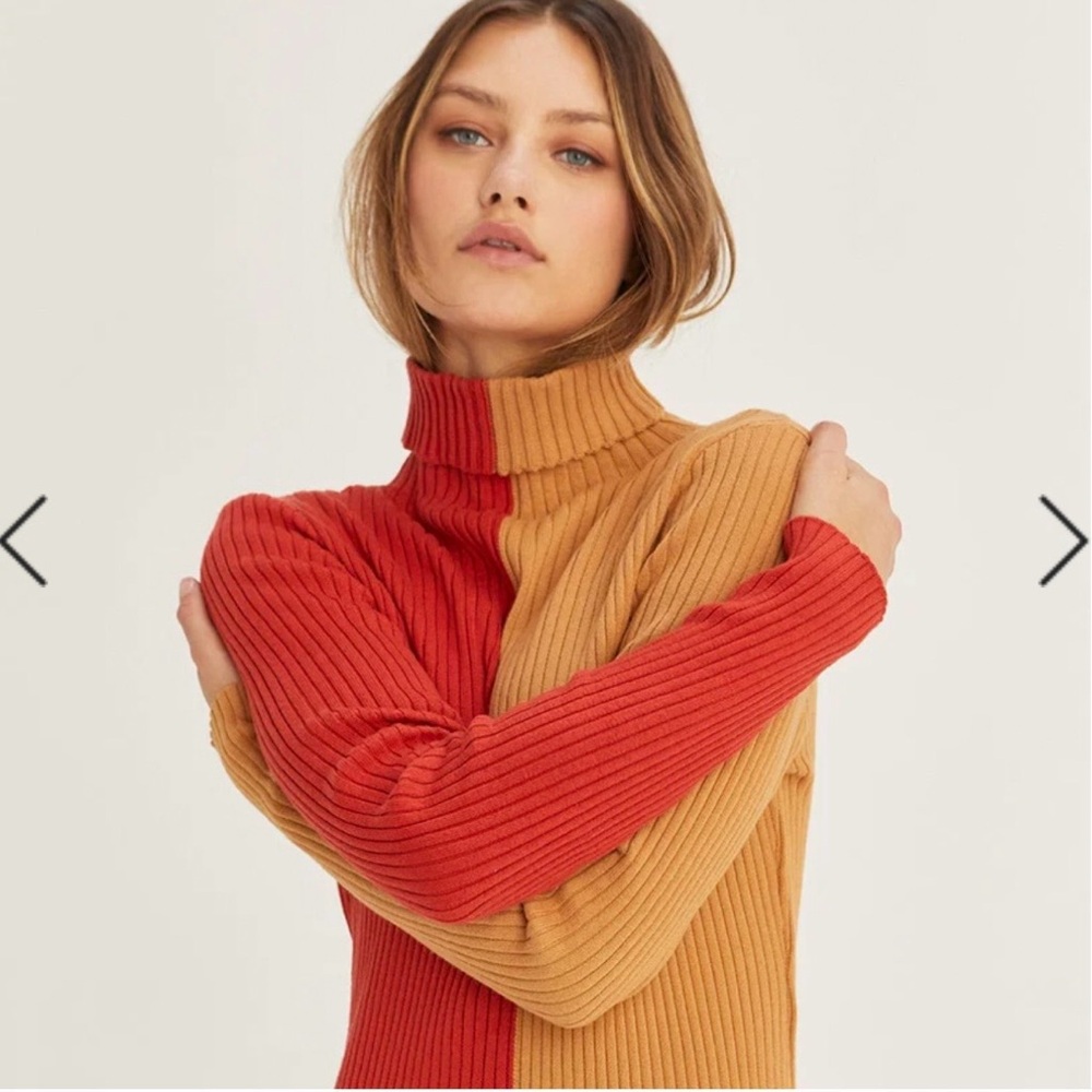 Colorblock Turtleneck Sweater - Red and Tan